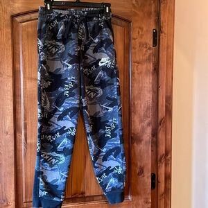 Boys size large Nike cuffed sweatpants